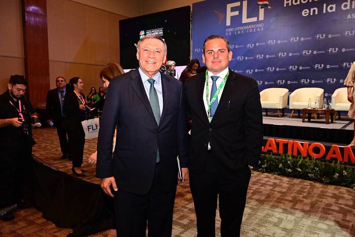 exorlatamca_'s tweet photo. #FLI2023 🇵🇾🌎 | Nuestro VP Regional, @CesarAddario, junto a ex presidentes de #Guatemala, #Colombia y #Ecuador en la inauguración del Foro Latinoamericano de las Ideas 2023.

@MisionPL https://t.co/7K3KaGwfMZ