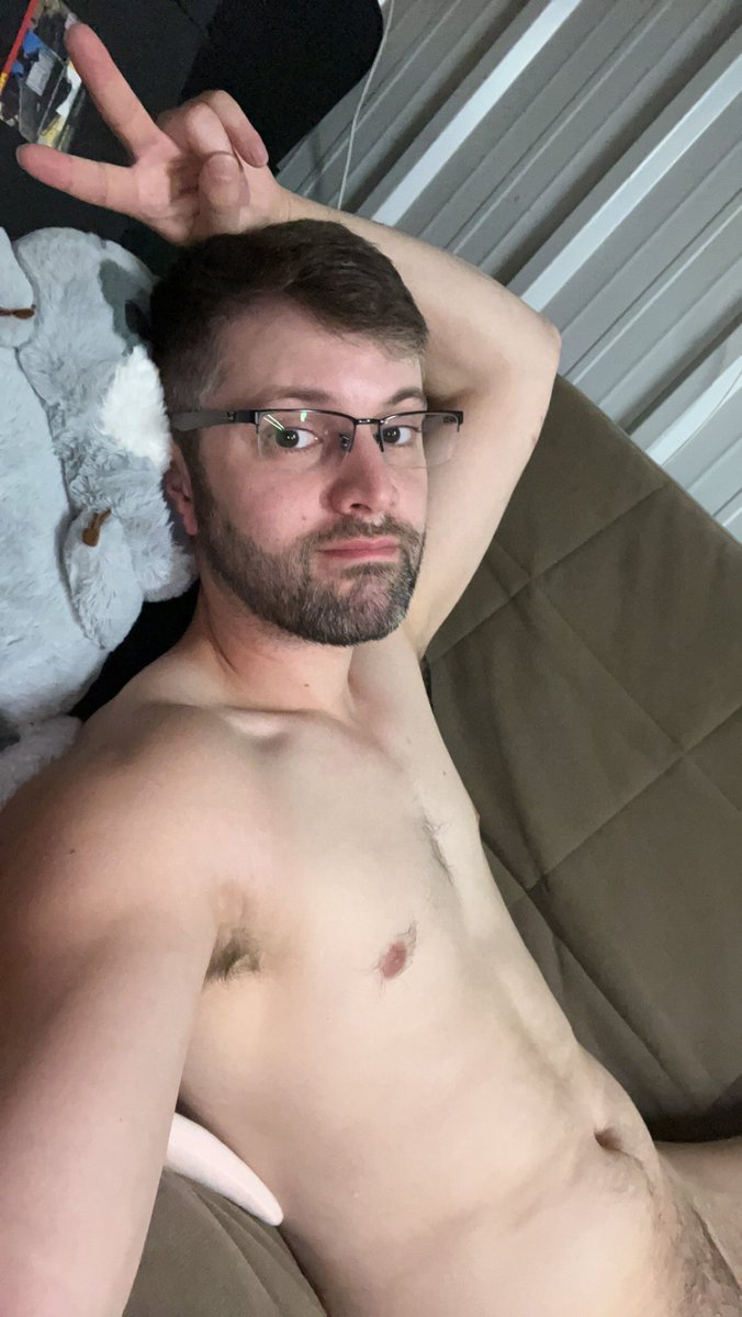 TheSqueakbeast's tweet photo. It’s been a bit since I’ve felt like posting but here’s a little photo dump of the silly pics I randomly take 😹 https://t.co/lL3cRmuDS1