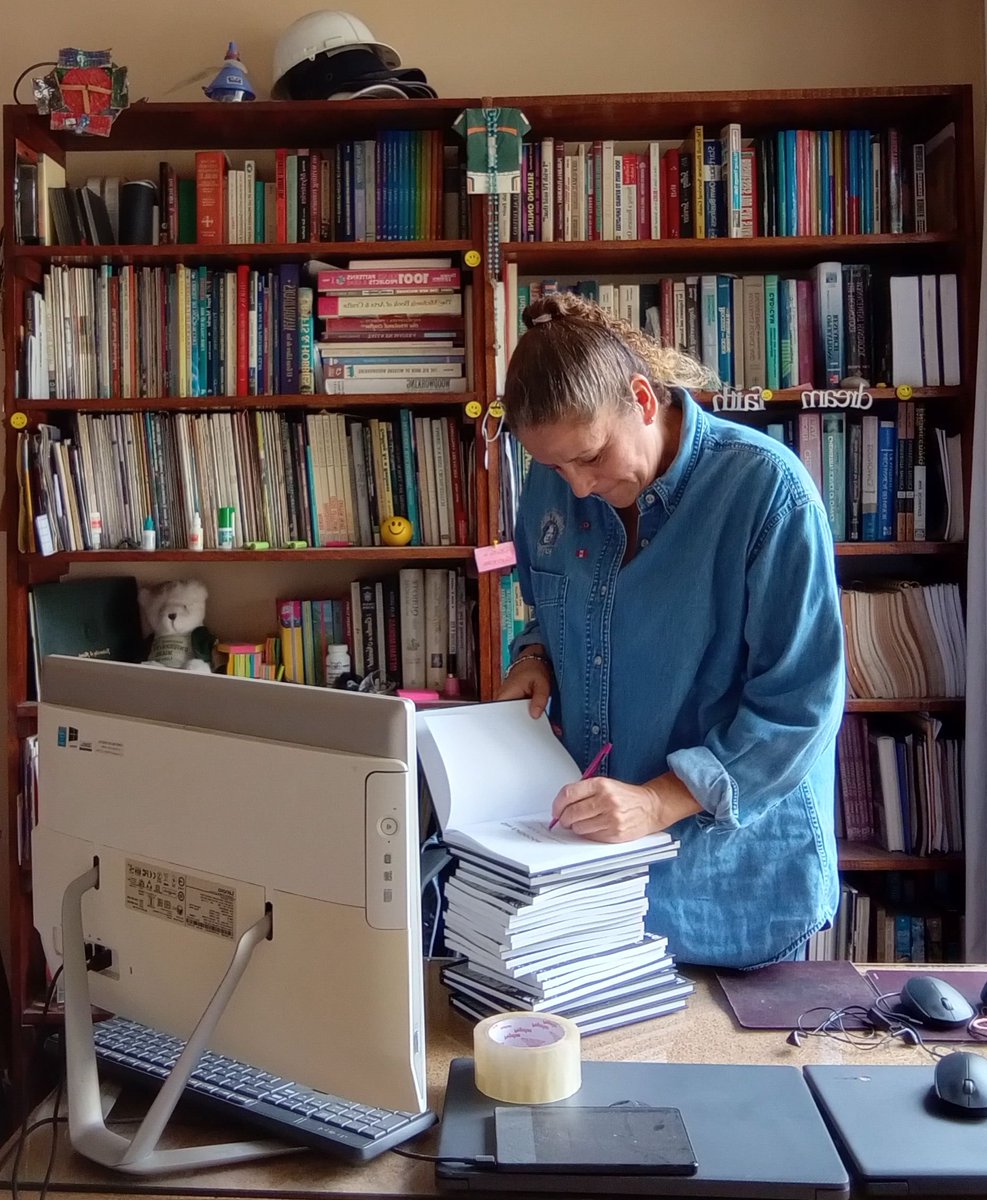 ggherardi's tweet photo. Book signing... The books will go back to US... signed... THANK YOU ALL... LOVE YA!
#gherardi #gloriaegherardiauthor #gloriaegherardi #poetry #lifepoem #noextinction #poetrybook https://t.co/Q6o6qivX2X