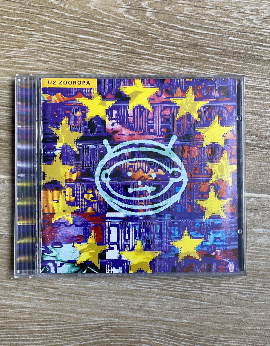 Album #Zooropa @u2 subvalorado con la “mejor” canción de la banda “Stay (Faraway, So Close!) soundtrack de la película de Wim Wenders #FarawaySoClose 
Dos piezas de arte sublimes!!