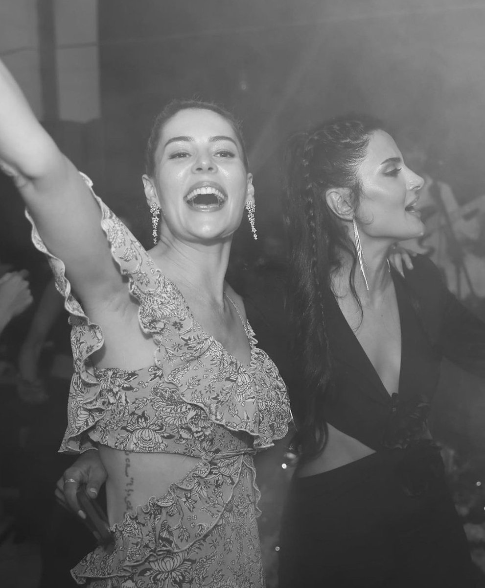 🩶

<a href="/emeldede3/">Emel Dede</a> <a href="/YildizCAtiksoy/">Yıldız Çağrı Atiksoy</a>
#EmelDede #YıldızÇağrıAtiksoy