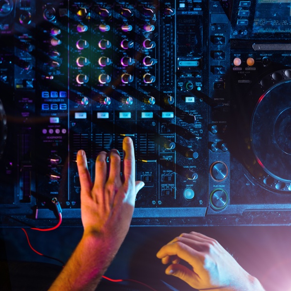 القَاسِمْ
الحين تلعب على مُوجَة

#إطلع_مُوجَة 
moja.media