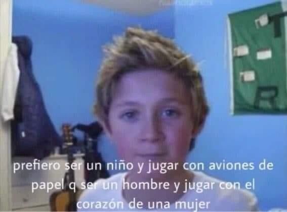 prefiero ser un niño y jugar con aviones de papel que ser un hombre y jugar con el corazón de una mujer