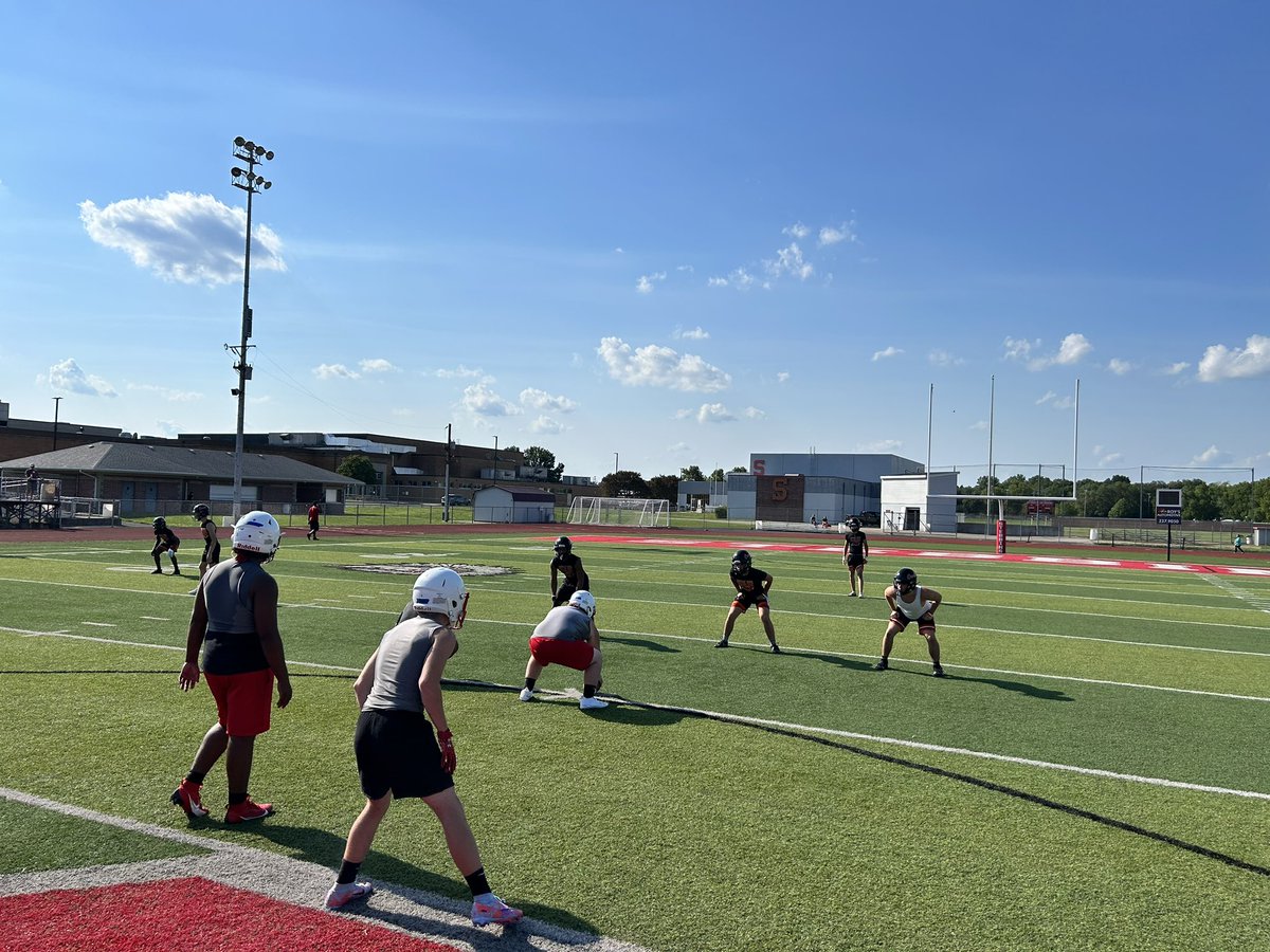 Beavercreek_FB's tweet photo. After battling with Urbana and Stebbins, we came together for a message shared by Coach Powell. #SocialJustice7on7 
#BuildTheDam 🪵🦫 https://t.co/YlBBhYCFK9