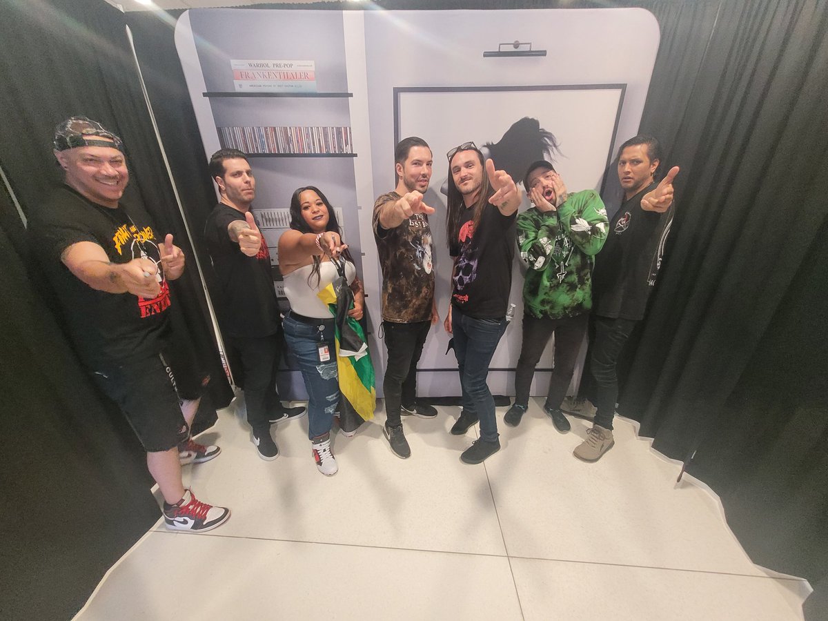 Ladyko12O's tweet photo. Thank you @ICENINEKILLS @spencerink @rickyarmellino we had a blast in Pittsburgh hope to see you guys in johnstown or state college https://t.co/HNS8dvDR6M
