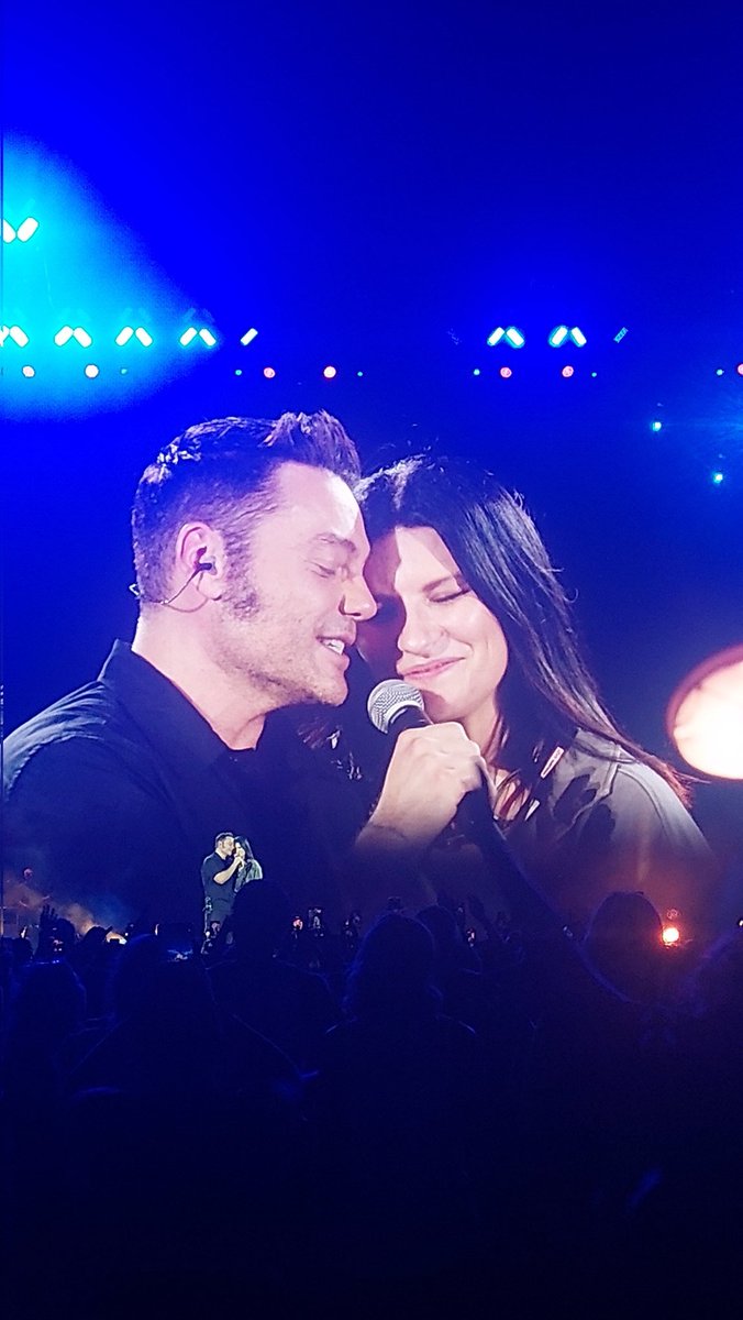 respirareappena's tweet photo. Tiziano è stato per Tananai ciò che Laura Pausini è stata per Tiziano. ❤️‍🩹
#tzn23 https://t.co/KubPmYMKa1