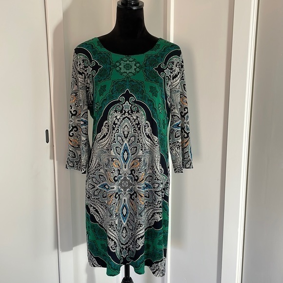 sssuper's tweet photo. So good I had to share! Check out all the items I'm loving on @Poshmarkapp from @JenndaVision @countrychicerin #poshmark #fashion #style #shopmycloset #bananarepublic #boutique: https://t.co/IeGyxudWcP https://t.co/krR3HeVKWK