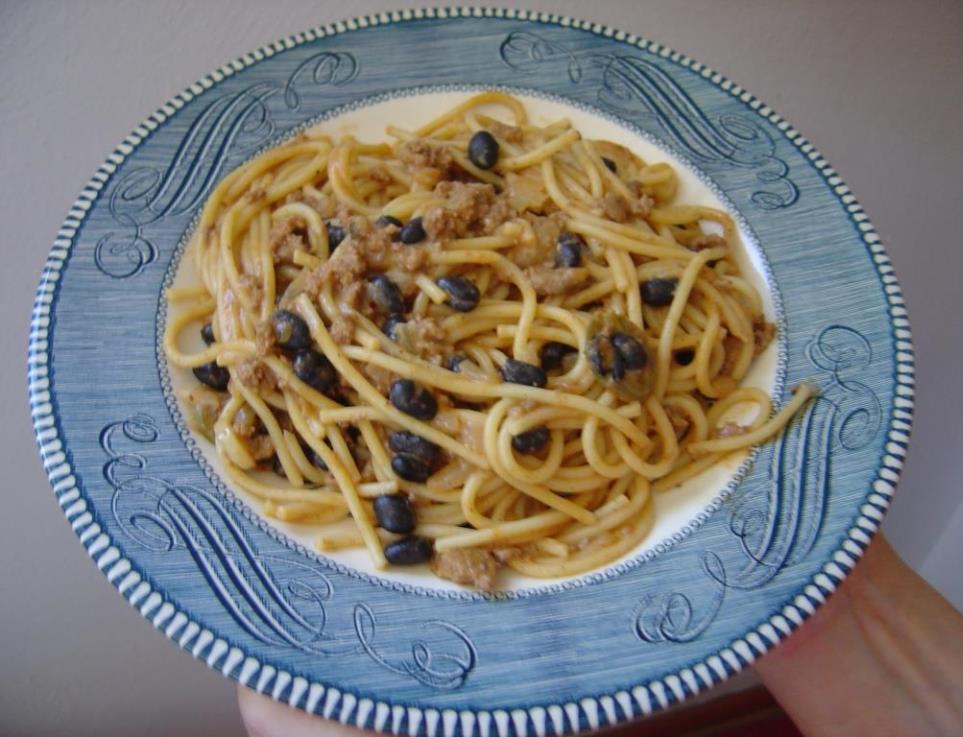 My #MexicanSpaghetti recipe is a delicious, healthier alternative from  classic Italian. It's an easy meal with  grass fed beef <a href="/butcherbox/">ButcherBox</a>, black beans, onion,  garlic, peppers, &amp; spices in a cheesy mushroom and tomato sauce.  #Recipe BeautyCooksKiss
beautycookskisses.com/2023/07/how-to…
