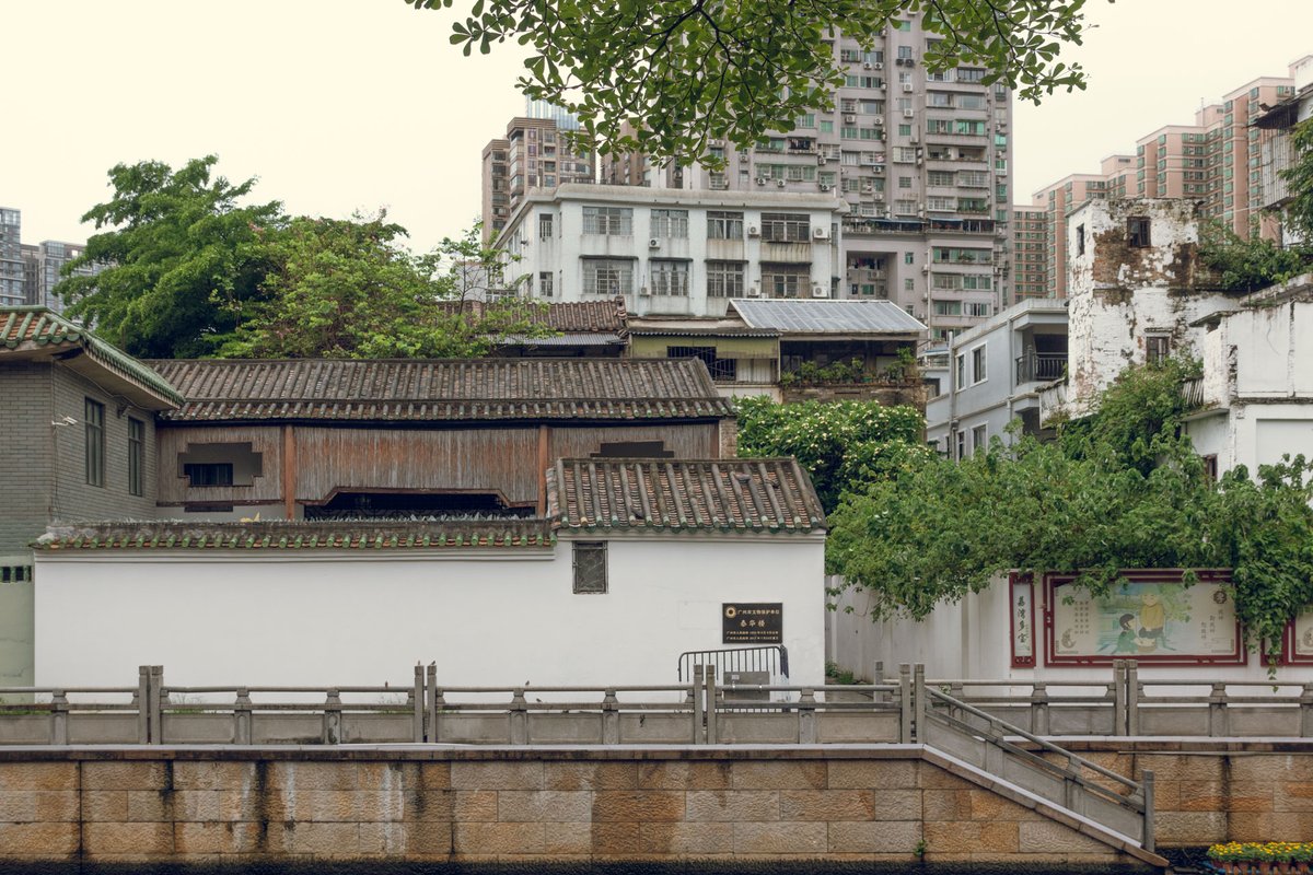 AccentedCinema's tweet photo. Last couple of pics from my trip to China, and last couple of murmurs:
1) Even though I was in Hong Kong, I still got a scam call on my traveler SIM card. Truly nothing unites the human experience more than dealing with these asshats. https://t.co/ZmHpXZeeig