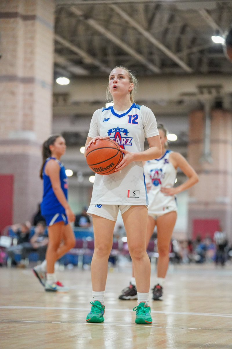 😎Bash Favs: The Final Day😎

What a week in Louisville for <a href="/TFNsRun4Roses/">TFN's Run 4 Roses</a> !🔥
Great 🏀, incredible atmosphere and the perfect way to kick off July Live Period!

Ending the trip how we started👀
With the Final Favs 😢 
Goodbye Kentucky, Hello Boston ☘️ 

Gianna Nichols ‘25📸