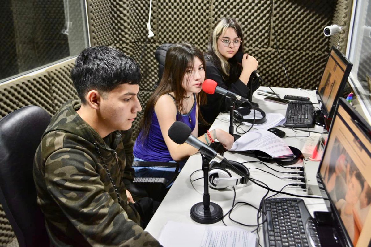 GiovanettL's tweet photo. #InstaCodigoAdolescente
Programa N 16 producido y conducido por adolescentes de la ciudad.
#RadioEnVacaciones
@de_ciudadania
@munineuquen https://t.co/UB3FIPsnVy