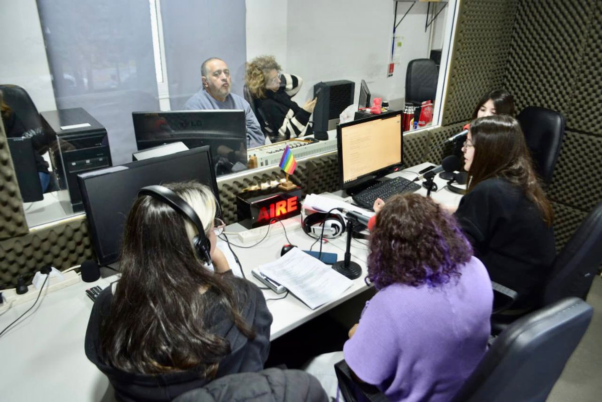 GiovanettL's tweet photo. #InstaCodigoAdolescente
Programa N 16 producido y conducido por adolescentes de la ciudad.
#RadioEnVacaciones
@de_ciudadania
@munineuquen https://t.co/UB3FIPsnVy