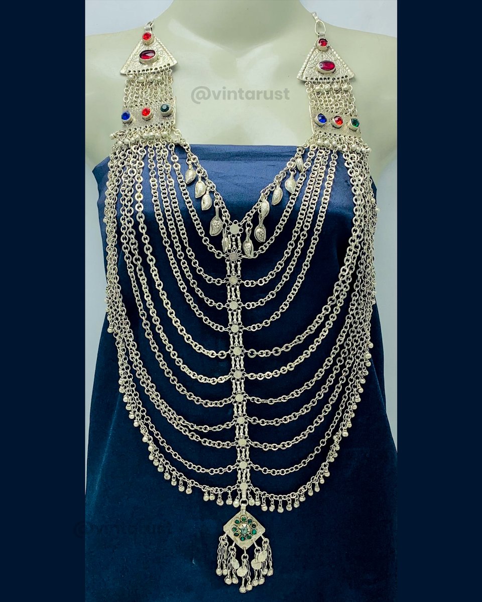 vintarust's tweet photo. Multi-Strand Oversized Handmade Kuchi Necklace.
Shop Now:
https://t.co/xaVq8VRNW8
#vintagetribaljewelry #statementchoker #tribalbeauty #handcraftedjewelry #vintarust #giftideas #costumejewelry #bohemiannecklace #chokernecklace #handmadetreasure #jewelrylove #fashionaccessories https://t.co/VzSNMqFOy3
