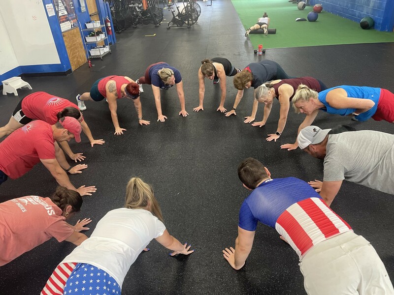 DaybreakCF's tweet photo. WOD: Wed 07.12.2023 Front Squat + "Puddle"

Summer Spirit Friday
Color Blocking

Front Squat
5x5, across

"Puddle"
AMRAP 6
Up Ladder by 1
Burpees
*15 Double Unders
after every set https://t.co/PaQRnNDZLv