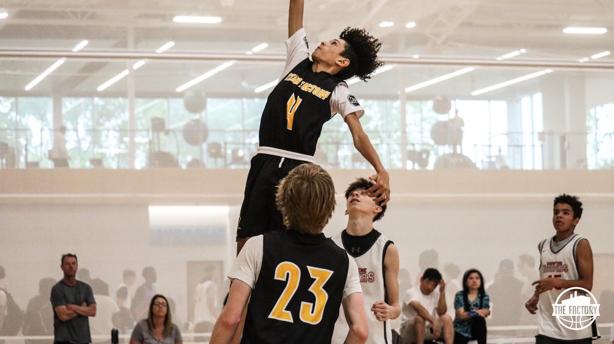 TheFactoryBB's tweet photo. 📸 Photo highlights of The Summer Warm Up in Omaha 

Team Factory 8th Regional vs. Showtime Hoopers 8th 

#teamfactory #thefactory #basketball #aau #aaubasketball #bball #summer #orthonebraska https://t.co/tiGZ3VbFJL