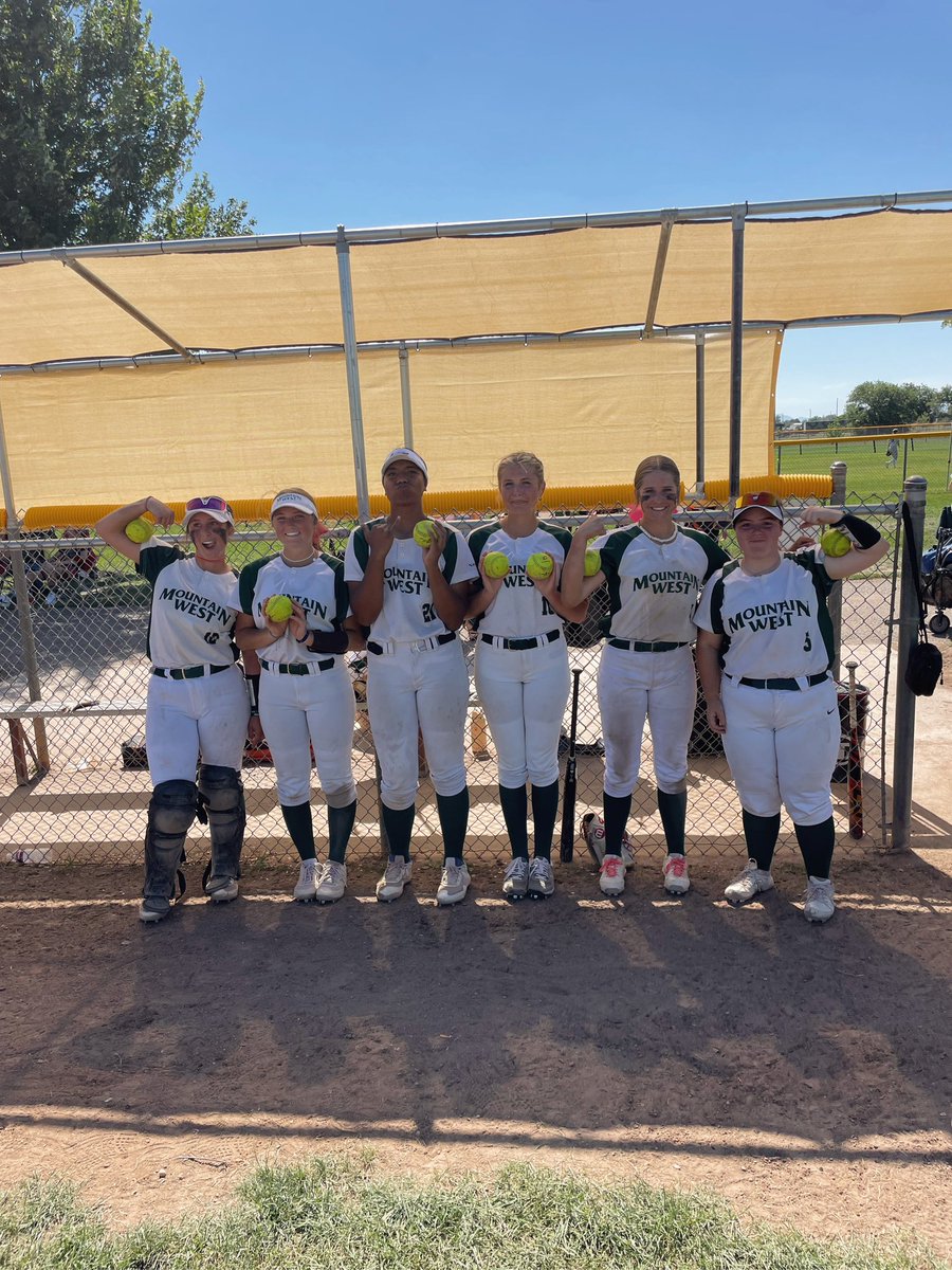 emmaharrow10's tweet photo. My team played great today! We had 7 home-runs in 2 games! I also pitched a perfect game, thanks to some great defense and great frames by my catcher. 💗💗 @MountainWest16u @bonniej_barnett @RitaTavita https://t.co/AuDJvBgvDb