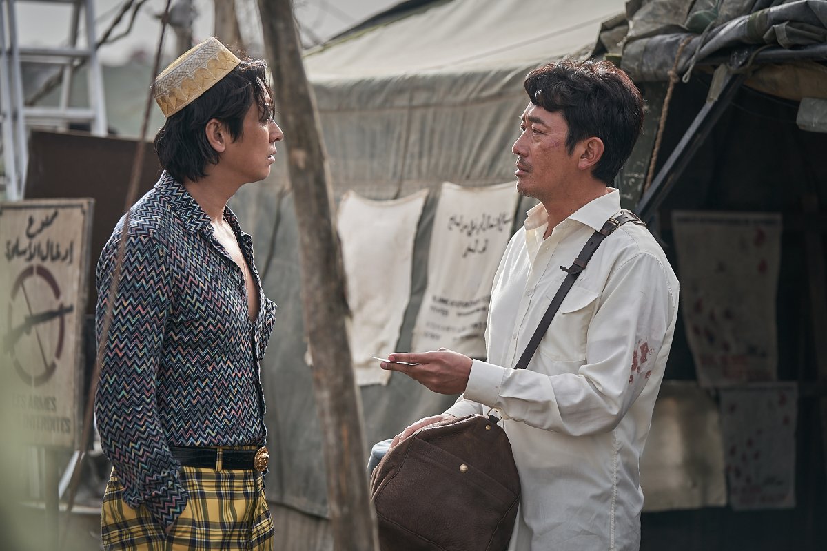 showboxmovie's tweet photo. 네?! 지금 흥행 듀오 #하정우 x #주지훈 버디케미 스틸이 떴다구요? 이런 당장 출동하겠습니다!!

[#비공식작전] 에서 또 한번 호흡을 맞추게 된 두 배우의 따따블된 케미를 확인할 수 있는 스틸 공개✌

8월 2일 극장에서 이 버디케미 직접 확인 가능
#8월2일극장대개봉 #개봉예정작 #영화 #영화추천 https://t.co/f5LWk5jHE5