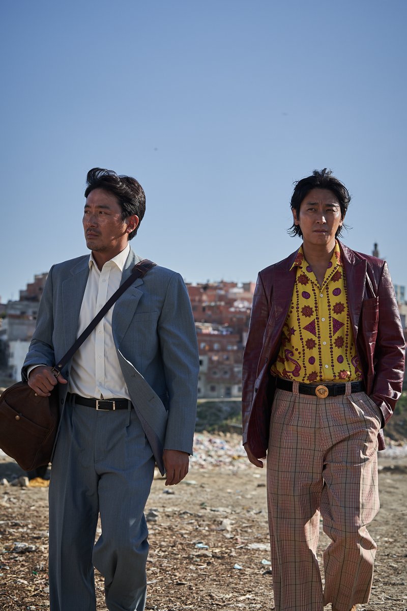 showboxmovie's tweet photo. 네?! 지금 흥행 듀오 #하정우 x #주지훈 버디케미 스틸이 떴다구요? 이런 당장 출동하겠습니다!!

[#비공식작전] 에서 또 한번 호흡을 맞추게 된 두 배우의 따따블된 케미를 확인할 수 있는 스틸 공개✌

8월 2일 극장에서 이 버디케미 직접 확인 가능
#8월2일극장대개봉 #개봉예정작 #영화 #영화추천 https://t.co/f5LWk5jHE5