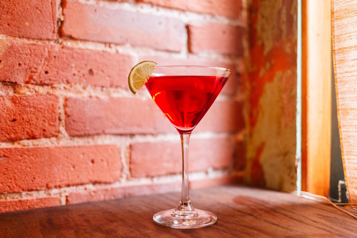 CavRestaurant's tweet photo. Mmmmmm Y😍U need some of this Pomegranate Martini in your life tonight! https://t.co/ty4kFGtt2p