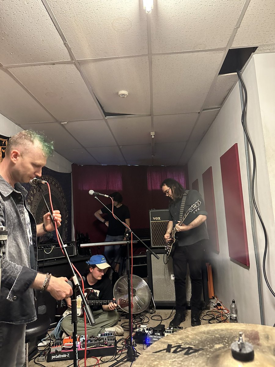 Doom boys 💀

<a href="/KiranTanna/">Kiran Tanna</a> 
<a href="/JaySillence/">Jay Sillence</a> 
Eddie 
Nick 
<a href="/D0m_Sm1th/">Dom Sphere</a> 
@TheThingTheBand
