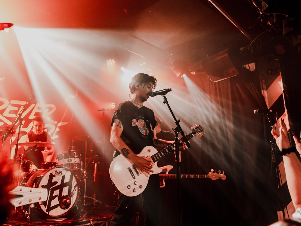 Wall Of Sound tweet media