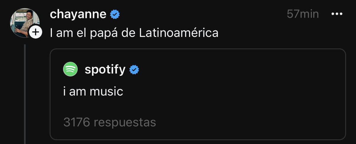 nanutria's tweet photo. Que Chayanne esté tan consciente de su propio meme es raro. Ya se pone medio incomodo. https://t.co/1jNnvCnG9B