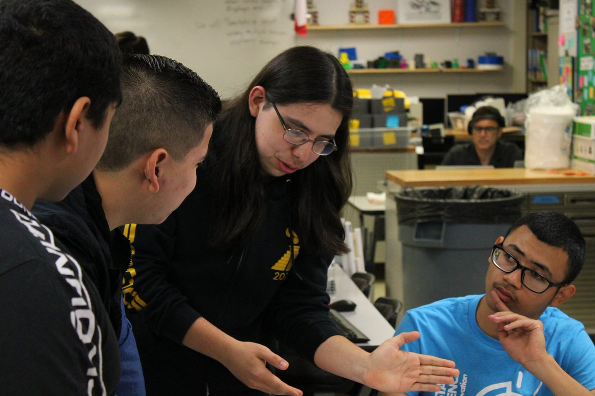 MHSRoboticsEPTX's tweet photo. As the 2nd day of camp with MHS #Robotics wraps up, #TeamSISD has learned the ins and outs of a robots mechanisms and have begun to construct their robots for tomorrow's final showdown. 🦾 https://t.co/tYSZDPdwoD
