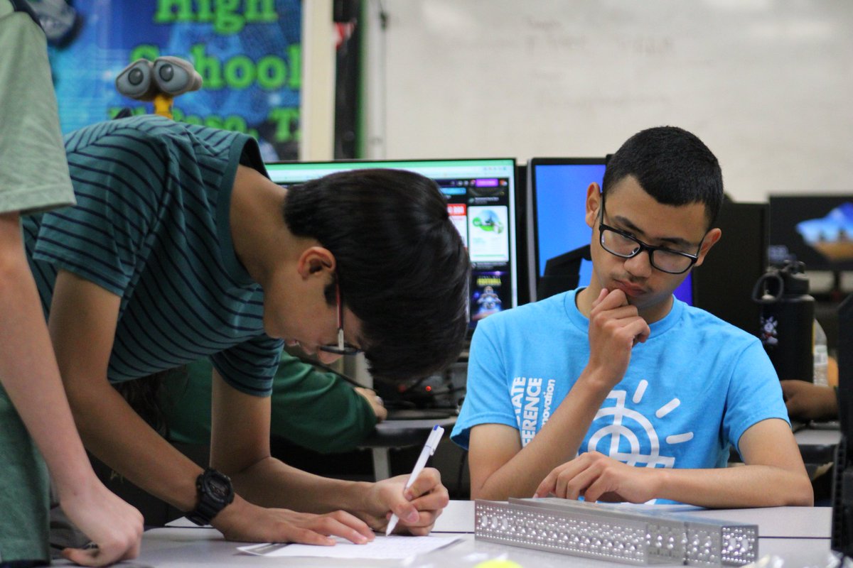MHSRoboticsEPTX's tweet photo. As the 2nd day of camp with MHS #Robotics wraps up, #TeamSISD has learned the ins and outs of a robots mechanisms and have begun to construct their robots for tomorrow's final showdown. 🦾 https://t.co/tYSZDPdwoD