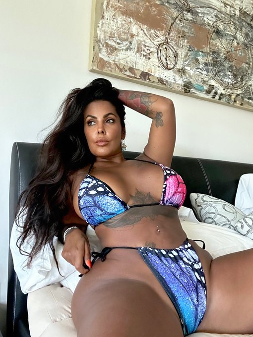 I just want to make more money, travel, and stay in my own lane. 🩷 https://t.co/QJ1jn7NmZt   #bikini<a href="/tag/bikini"class="tags"><span>#bikini</span></a><a href="/tag/summervibes"class="tags"><span>#summervibes</span></a><a href="/tag/darkskingirls"class="tags"><span>#darkskingirls</span></a>