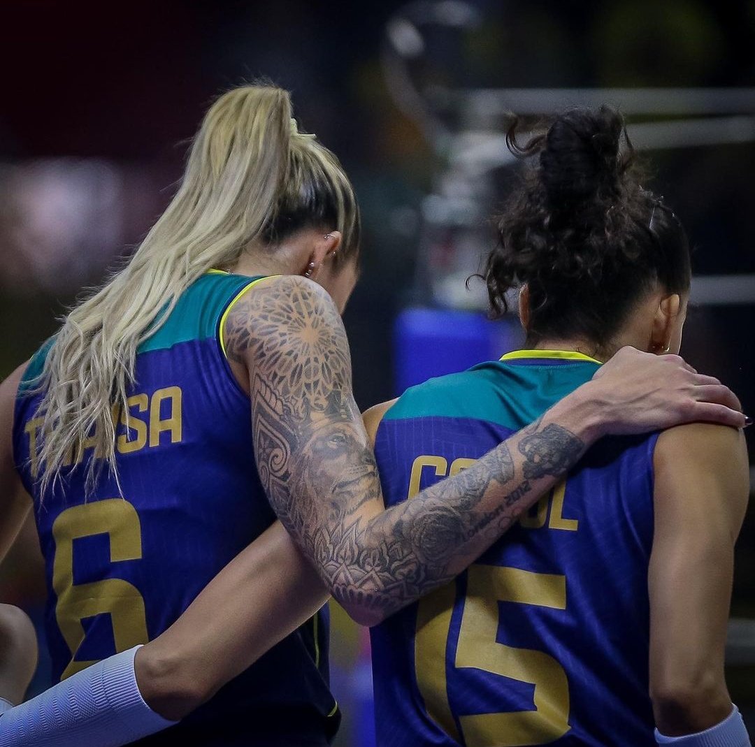 centralcarol15's tweet photo. Galera conversem com a adm, como está a expectativa pra essa fase final da vnl? Acham que as meninas chegam até a final? https://t.co/1W747jSEbr