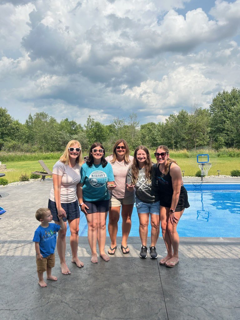 When current and former #HunterHornets get together, of course the #eduGator comes along <a href="/mullinsjennaj/">Jenna Mullins</a>