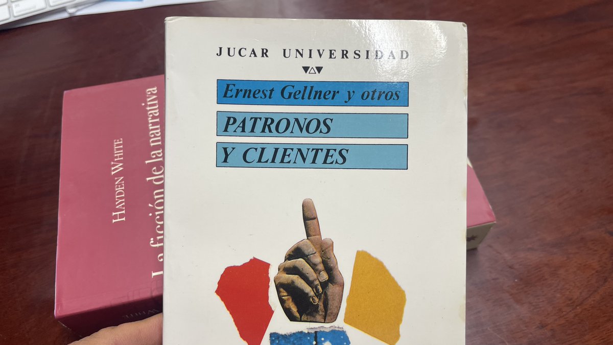 R_Rojas_Leon's tweet photo. "Patronos y clientes", es una obra clásica en la que Ernest #Gellner y otros autores analizan el fenómeno del #patronazgo en las sociedades mediterráneas.
De obligada lectura cuando se investigan las relaciones diádicas patrón-cliente, sus redes y el brokeraje en el clientelismo político.
#patronazgo #clientelismo #política #democracia #participación