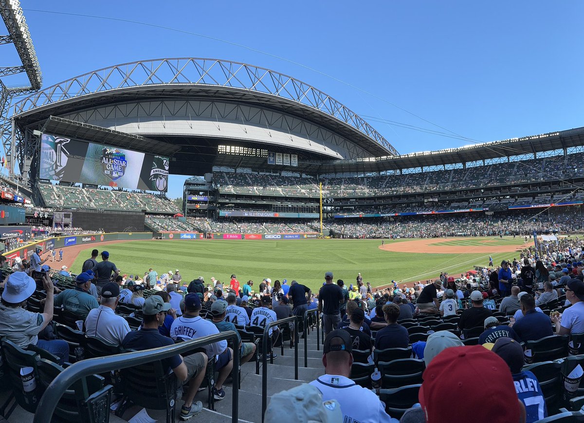 nowontour's tweet photo. I’m at the @MLB All Star Game! #CapitalOneUltimateFan #Sweepstakes https://t.co/lUvDvZZMxr