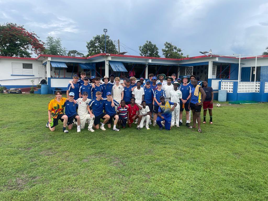 Final tour match for our other team sadly ended in defeat. A game played in great spirit culminating in our boys giving some of their equipment to younger members of the opposition ❤️<a href="/ReedsSchool/">Reed's School Cobham</a> <a href="/ReedsAlumni/">Old Reedonians</a> <a href="/BuffaloCricket/">Buffalo Cricket 🐃🏏</a> <a href="/Gentlemenplayer/">Gentlemen & Players</a>