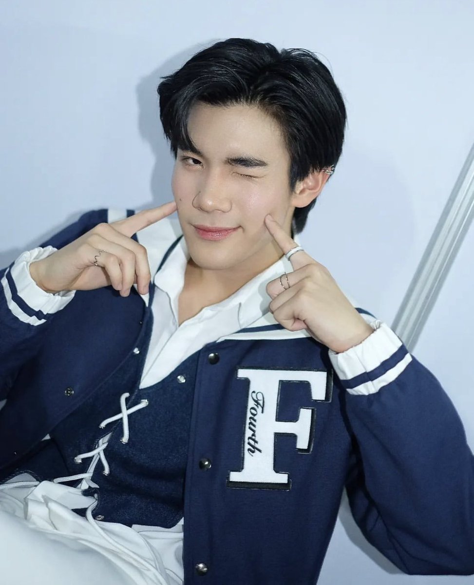 FourthOfficiall's tweet image. FOURTH Morning ☁️🌻☀️
ขอให้เป็นวันที่ดีสำหรับทุกคนนะคะ 💕✨

@tawattannn 🤍
#Fourthnattawat 
#โฟร์ทณัฐวรรธน์