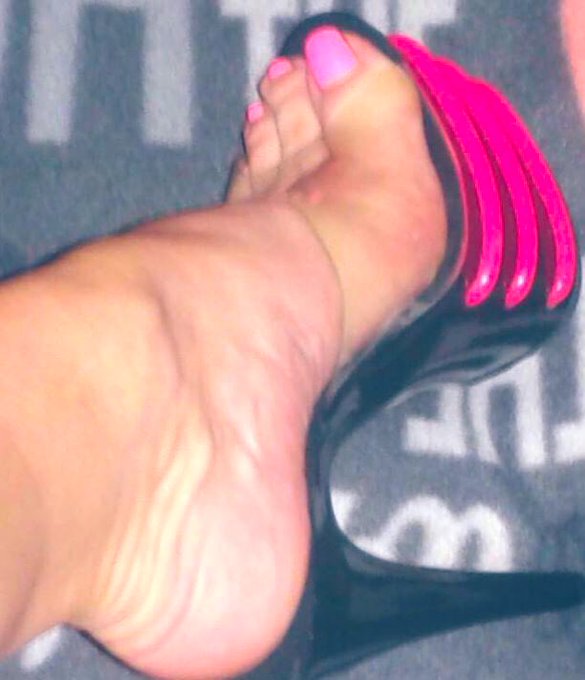 Massage or kiss?🔥 #feet  @rt_feet @PolishFindomFan   @Findom_Promo_J @RTFindomPromo @RTFindomFR @trunksvidel<a href="/tag/feet"class="tags">#feet</a><a class="tags" href="/tag/rt_feet">@rt_feet</a><a class="tags" target="_blank" title="On Twitter" href="/?out=eyJ0eXAiOiJKV1QiLCJhbGciOiJIUzUxMiJ9.eyJpYXQiOjE3MjMwNzA2MTcsImlzcyI6InR3cG9ybnN0YXJzLmNvbSIsIm5iZiI6MTcyMzA3MDYxNywiZXhwIjoxNzU0NjA2NjE3LCJyZWRpcmVjdF91cmwiOiJodHRwczovL3R3aXR0ZXIuY29tL1BvbGlzaEZpbmRvbUZhbiJ9.vw_VI17Ki6vN5vsElLrAYVhaOf958B9pfWoaip8Pv0r0pvlDONhE1MG-mvpF0beix-ns0HHFiwOWa8GF2IeUiA">@PolishFindomFan</a>