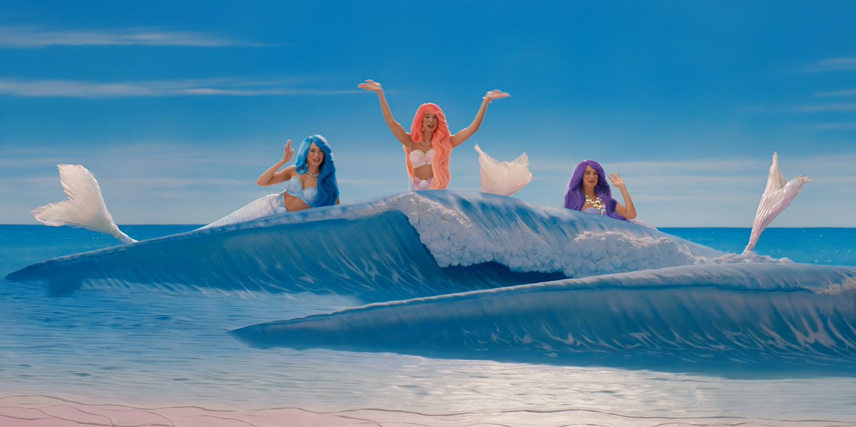 duasfacts's tweet photo. mermaid glimmer 🧜🏼‍♀️🫧🦋🌊 @DUALIPA https://t.co/r2r2GtHE1P