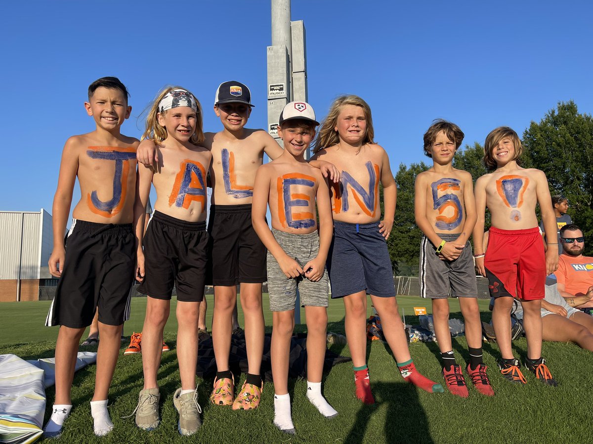 gcalblue's tweet photo. OneKnox Youth Collective 2012 Boys Cheering for Coach @JalenCrisler!! @OneKnoxSC @chelsea_robl @Mr_Coach_Clark 
#took https://t.co/QdjQI8OOnb