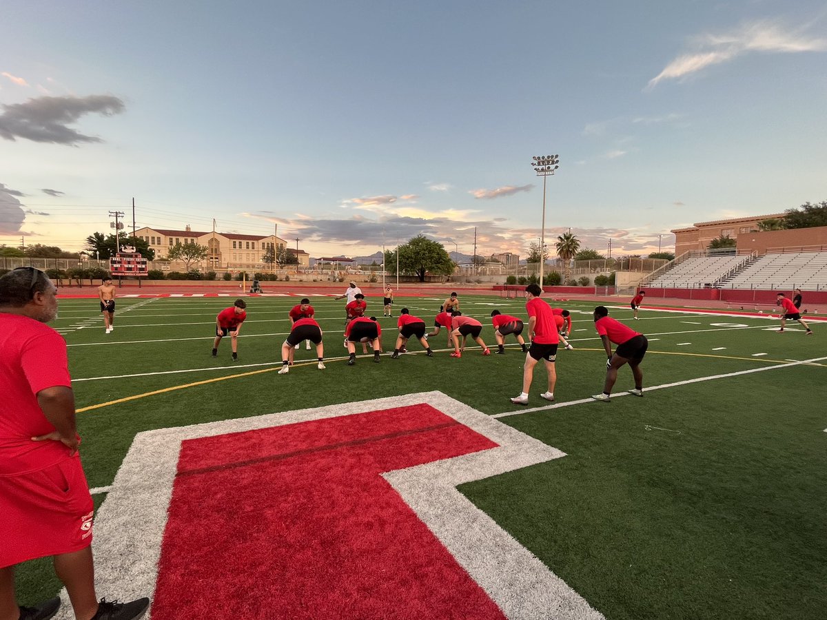 coachboom_acu's tweet photo. It’s Tucson Tuesday. #RNME Spent the evening chatting it up with coaches and players at Tucson High. Coach Neveleff @Coach_ZNeveleff and his staff has these guys working to do their 1/11th on every play.  Creating a real #Brotherhood. We’re Rolling in #SOAZ https://t.co/KyAOwIVyGC