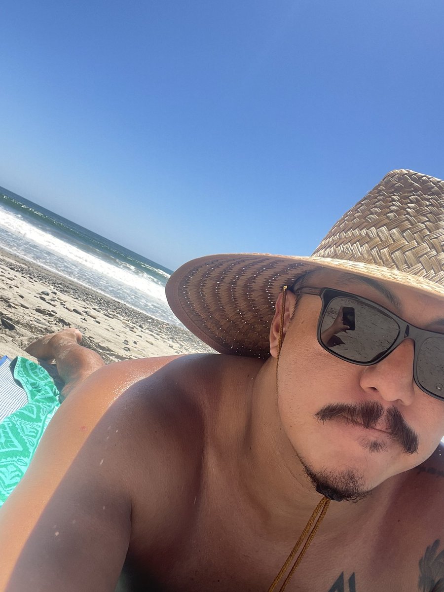 tuffguy3's tweet image. Gotta go back and tan more