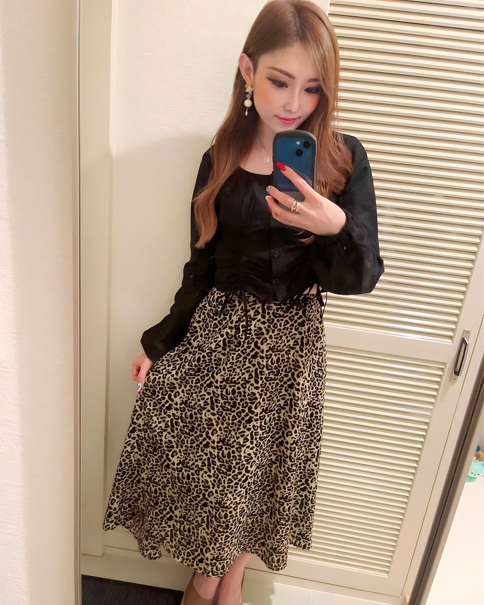rena__stella's tweet photo. いつぶり！のインスタ更新✏️
ついでにTwitterも🐆

どっちの系統が好きですか？笑 https://t.co/OtIHsExt3H