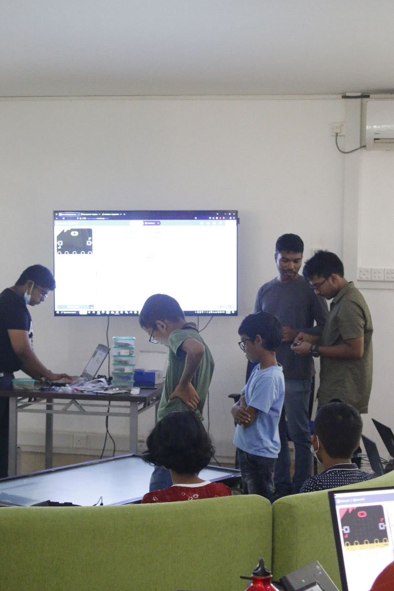 stemuplk's tweet photo. CoderDojo @ Colombo Public Library, Colombo District - July, 2023
#lka #microbit #CoderDojo #SLTMOBITEL #STEMUP @microbit_edu https://t.co/YAWl4PtNsS