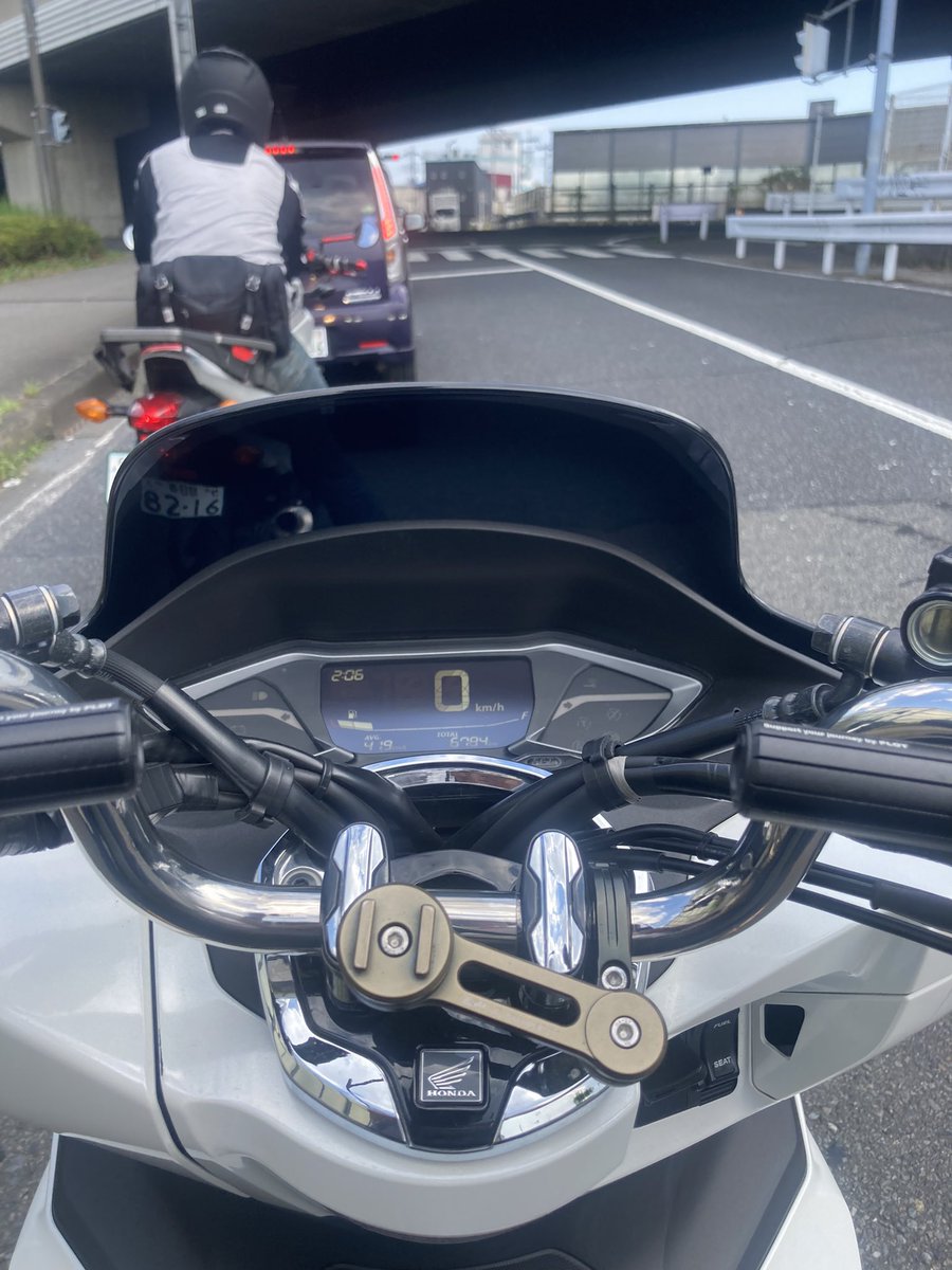 eternity_masaki's tweet photo. バイク乗ってるけどドライヤーの風を全身にあびてるくらい暑い… https://t.co/cw79iTm9Ed