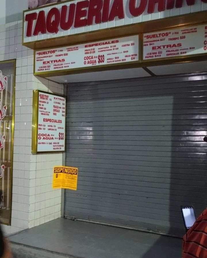 TrabajosMierda's tweet photo. El día de ayer, clausuraron la Taquería Orinoco porque les cayó inspección y operaban fuera de la LFT.

Sus trabajadores no tenían prestaciones sociales, ni seguro médico.

Además de que la persona golpeada era menor de edad y no lo reportaron como tendrían que haberlo hecho. https://t.co/sQruuGi2f9