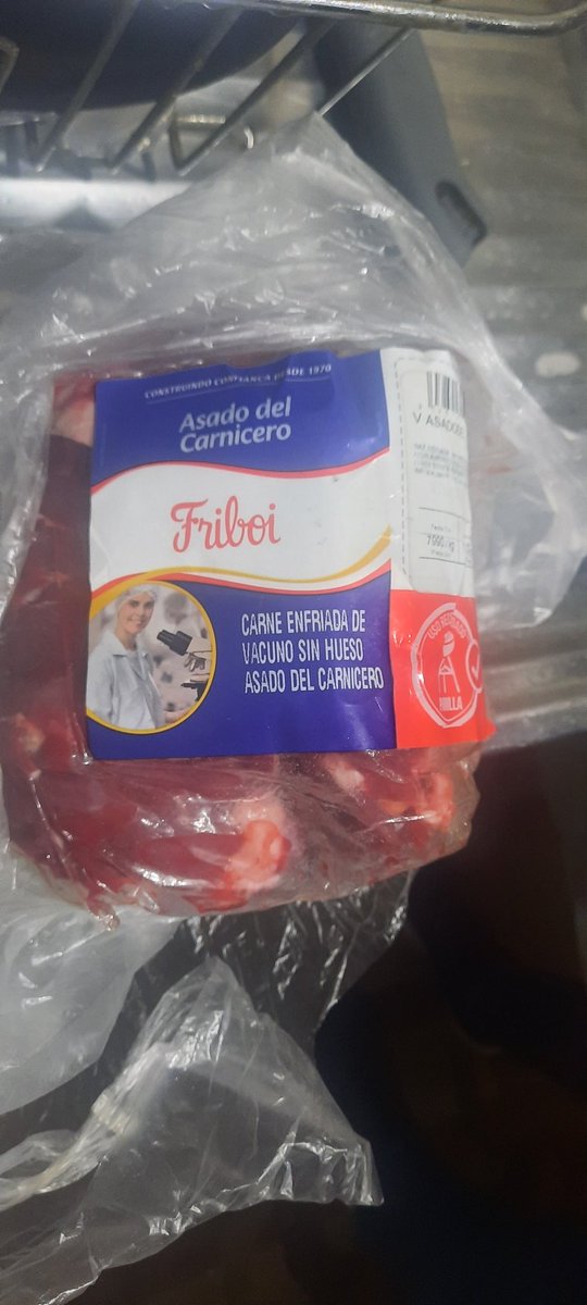 FrancoHerFer's tweet photo. Hasta cuando el @LIDERcl sigue vendiendo carne descompuesta! 2 Veces fuimos a cambiar la carne y las 2 veces asquerosa de hedionda! 
Y no es primera vez que pasa. @SERNAC que alguien los fiscalice por favor.
#SERNAC #Ñuñoa #Friboi
#Walmart #LIDERcl https://t.co/C0IWm2E6eb