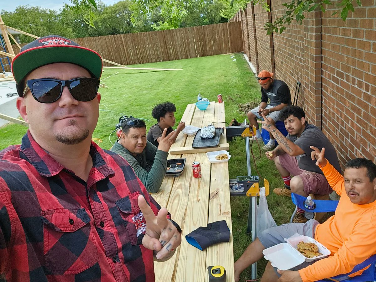 ChrisGottiCC's tweet photo. Out here w the crew! 👊 

Another custom combo going up! 💪 

#TeamCC https://t.co/i9YGfFD6Nd