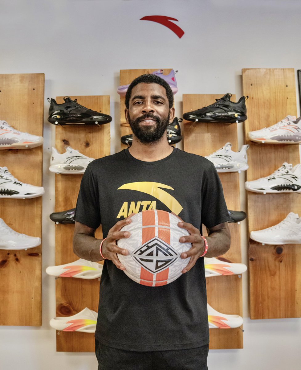 BREAKING: Kyrie Irving has officially signed a long-term shoe deal with ANTA. 📄✍️

The “business collaboration” will name <a href="/KyrieIrving/">Kyrie🤞🏾</a> as Chief Creative Officer of Anta Basketball, include signature product releases &amp; launch ANTA x KYRIE Youth basketball camps around the world.