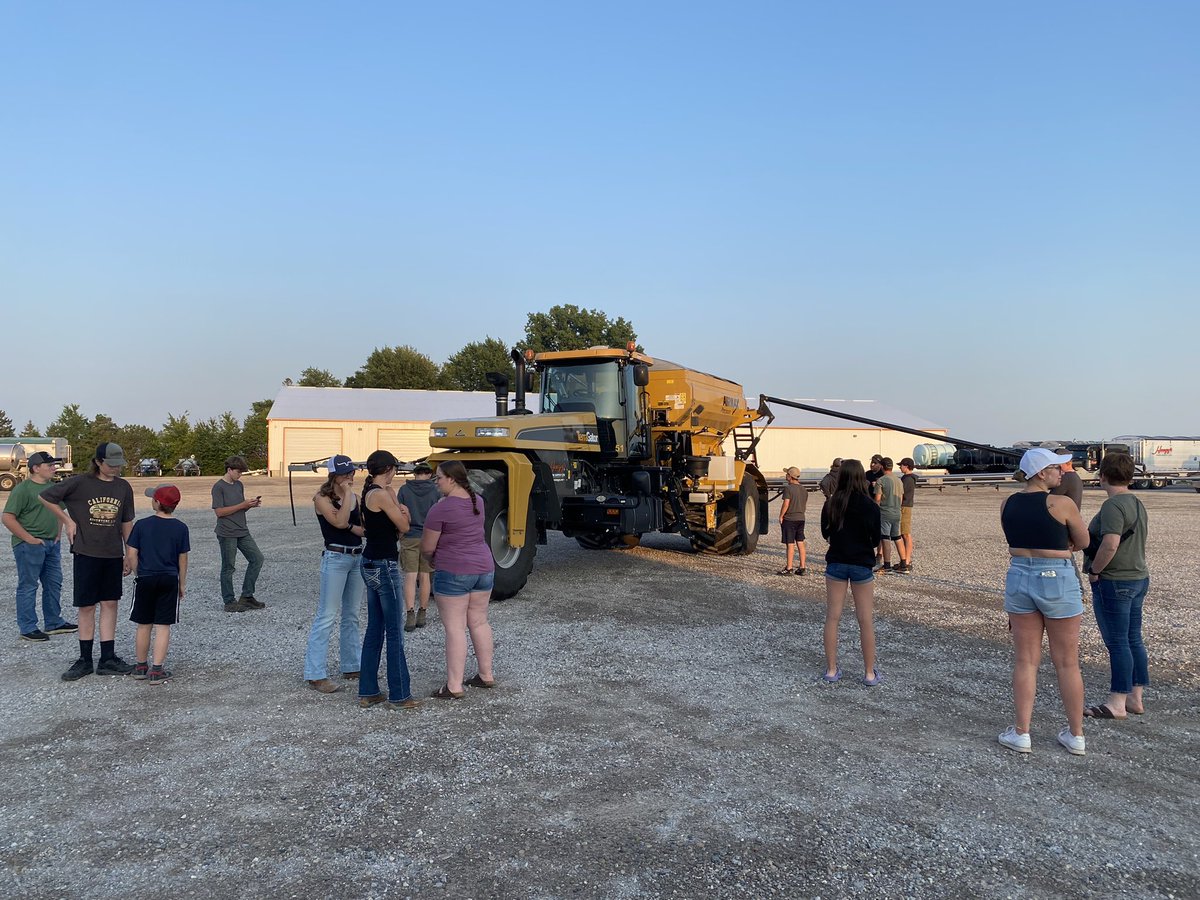 Caleigh Slits tweet media