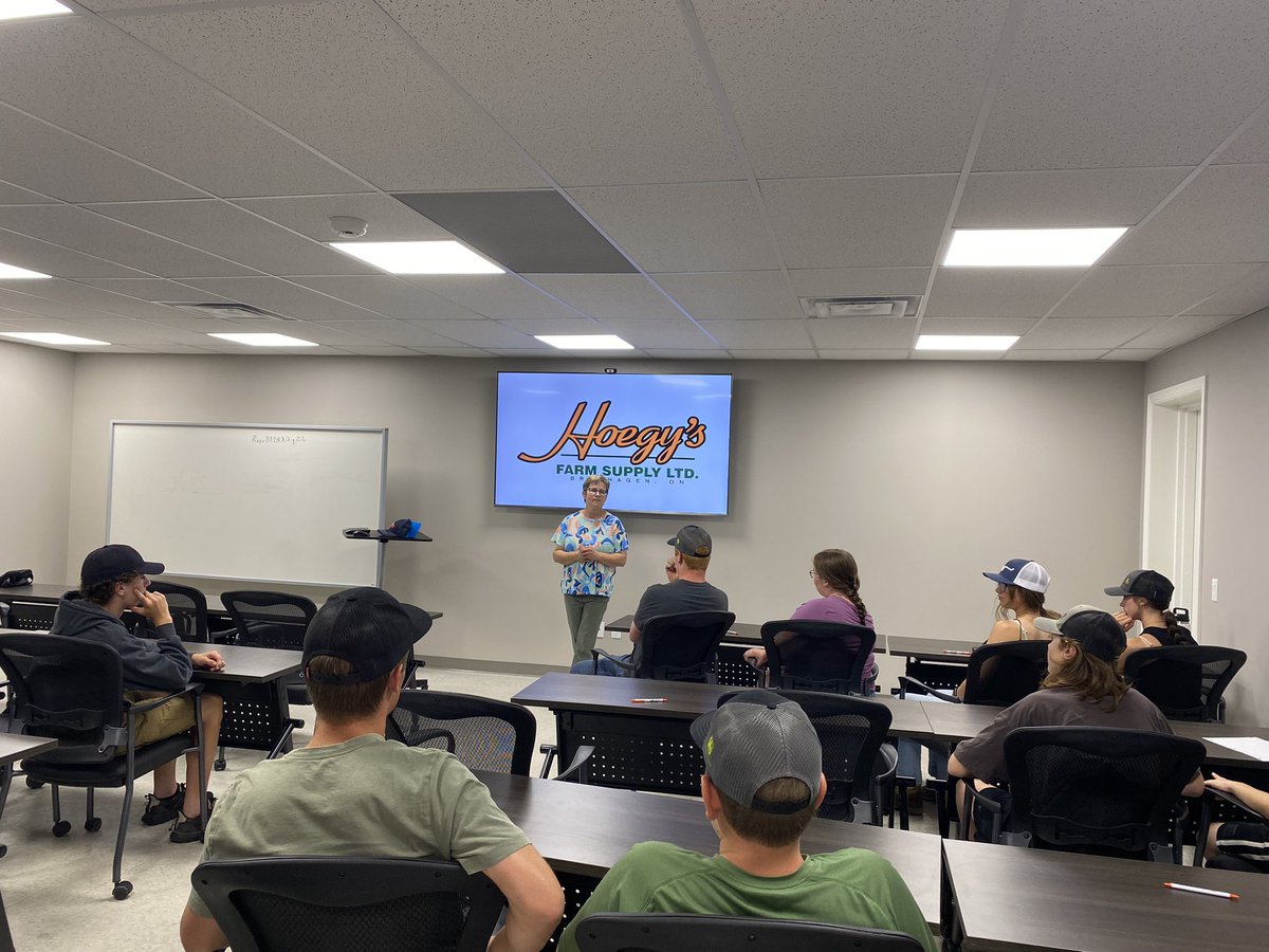 Caleigh Slits tweet media