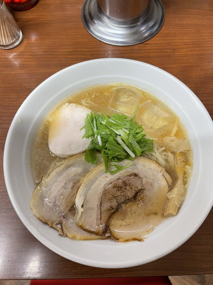 ramen_otori's tweet photo. 【twitterサービス❗️】
本日7月12日（水）に来店してくれたお客様で、ご注文時にTwitterの大鳳のページを見せてくれた方に【チャーシュー＋1枚】サービス致します😆
フォロー、リツイートしていただけると嬉しいです‼️🙇‍♂️

※ご注文時に提示してください。
※団体様は1人見せていただくだけで🆗です。 https://t.co/ByEX4zb7o7